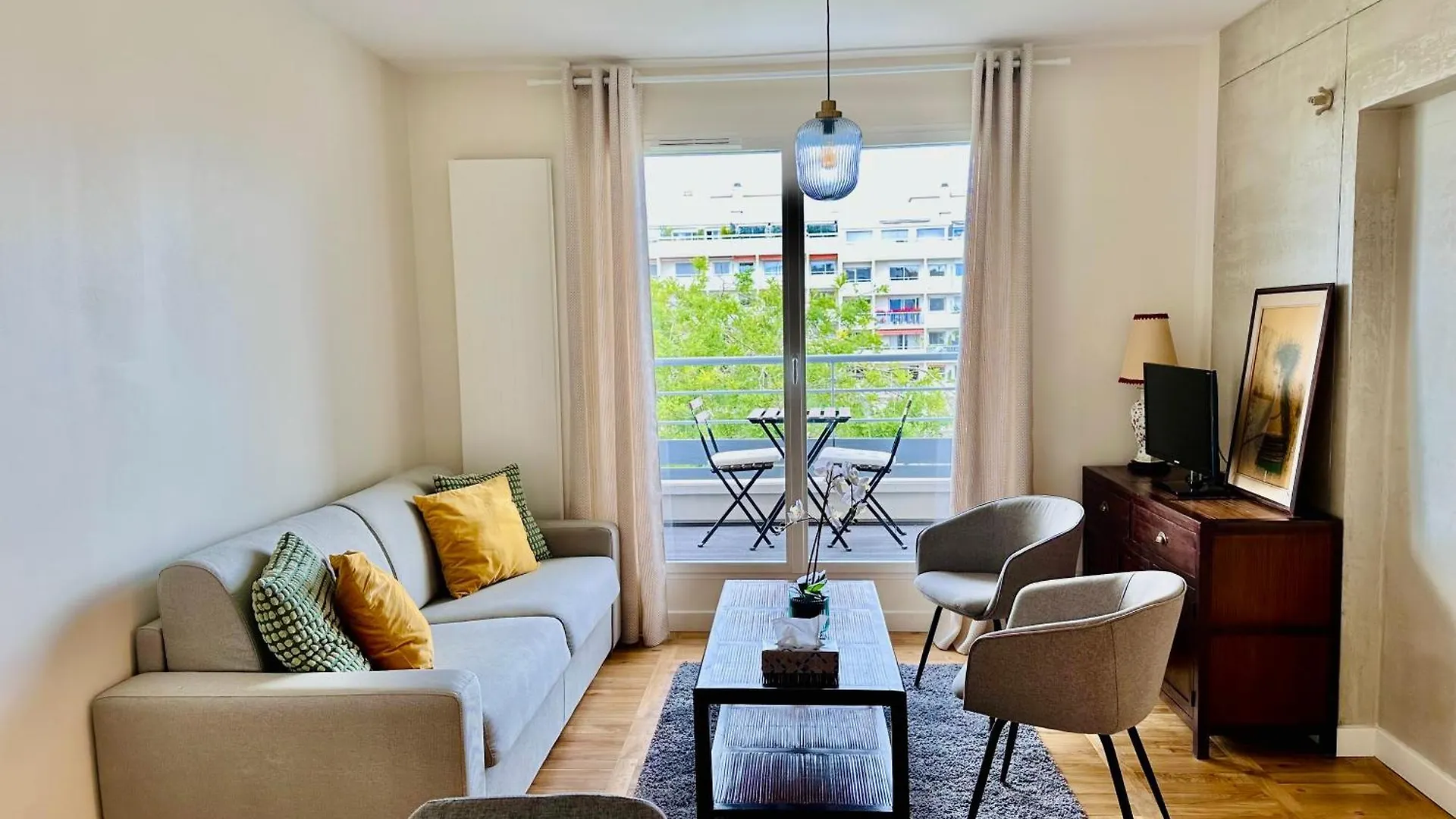 パリT3 Balcon Parking Clim 3Mn Pied Metro 8 Et T3アパートメント